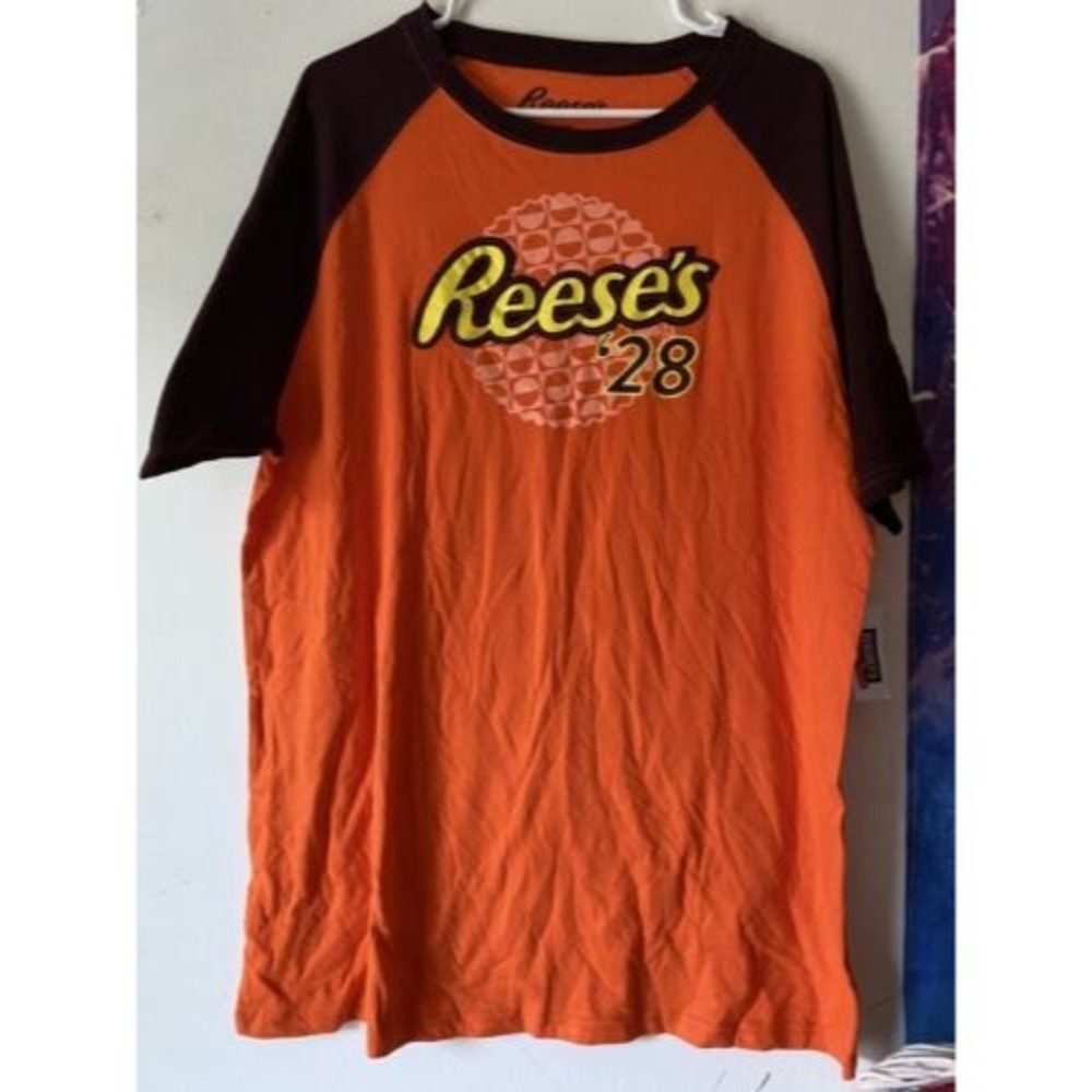 NWT Reese’s Cup Hershey Chocolate World Cap Sleeve Tee MENS